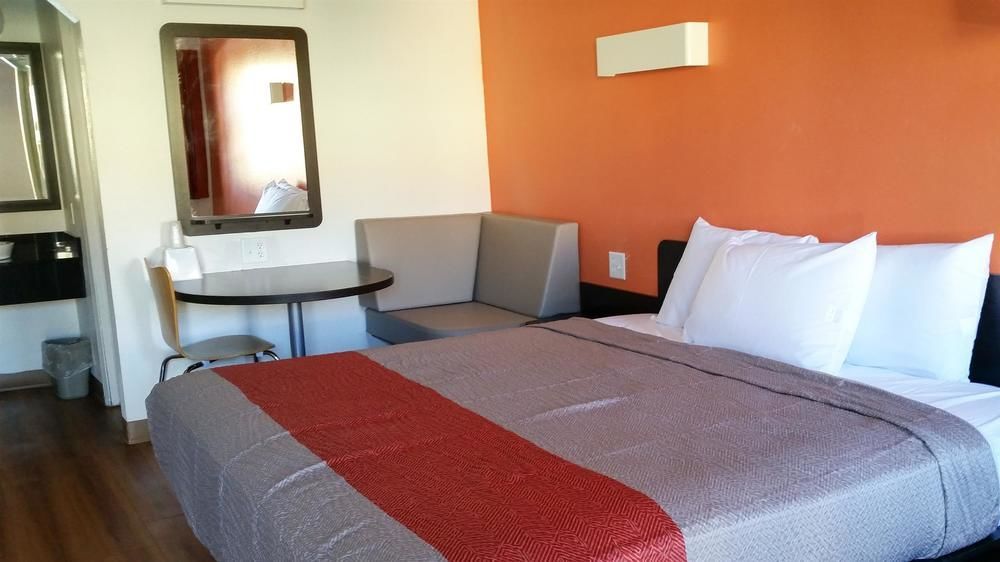 Motel 6-Blue Springs, Mo المظهر الخارجي الصورة