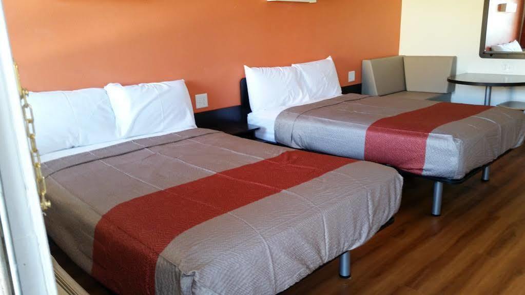 Motel 6-Blue Springs, Mo المظهر الخارجي الصورة