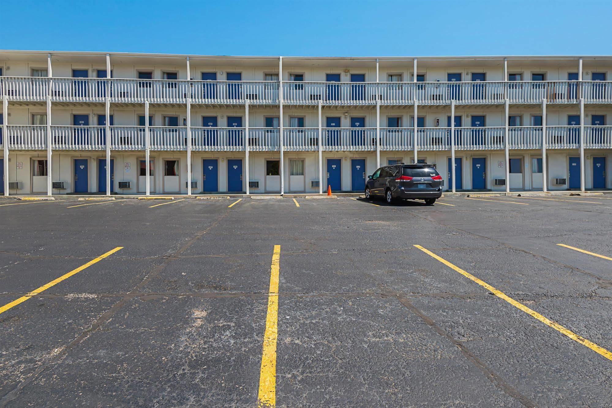 Motel 6-Blue Springs, Mo المظهر الخارجي الصورة