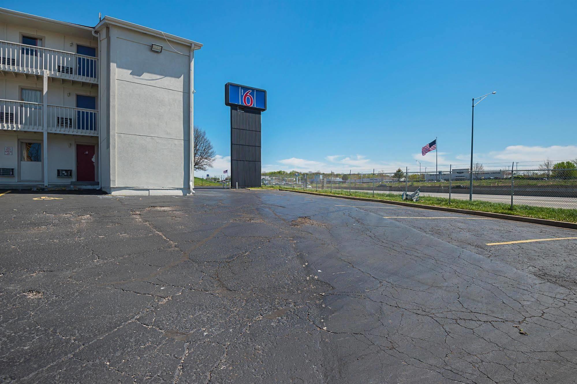 Motel 6-Blue Springs, Mo المظهر الخارجي الصورة