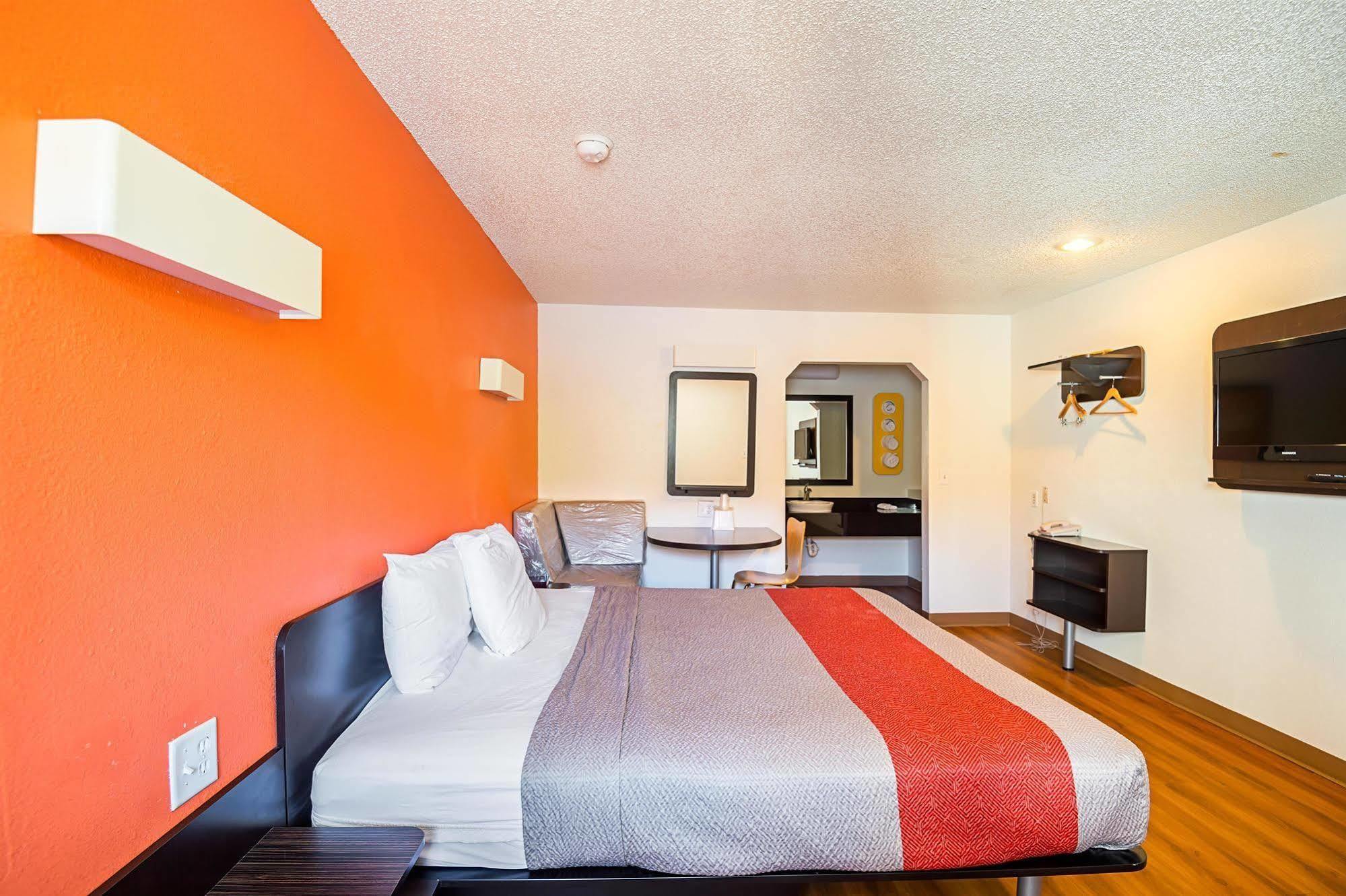 Motel 6-Blue Springs, Mo المظهر الخارجي الصورة