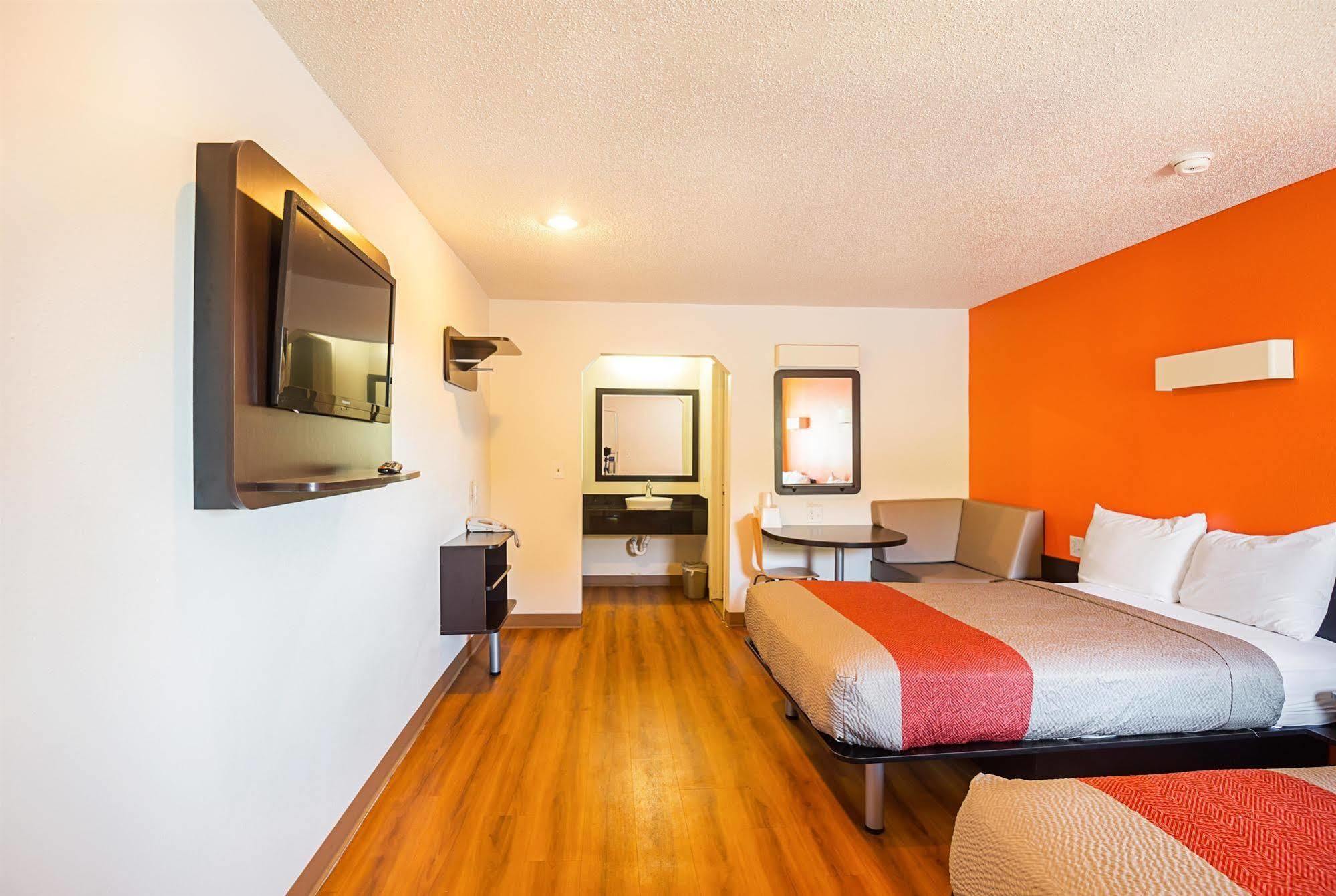 Motel 6-Blue Springs, Mo المظهر الخارجي الصورة