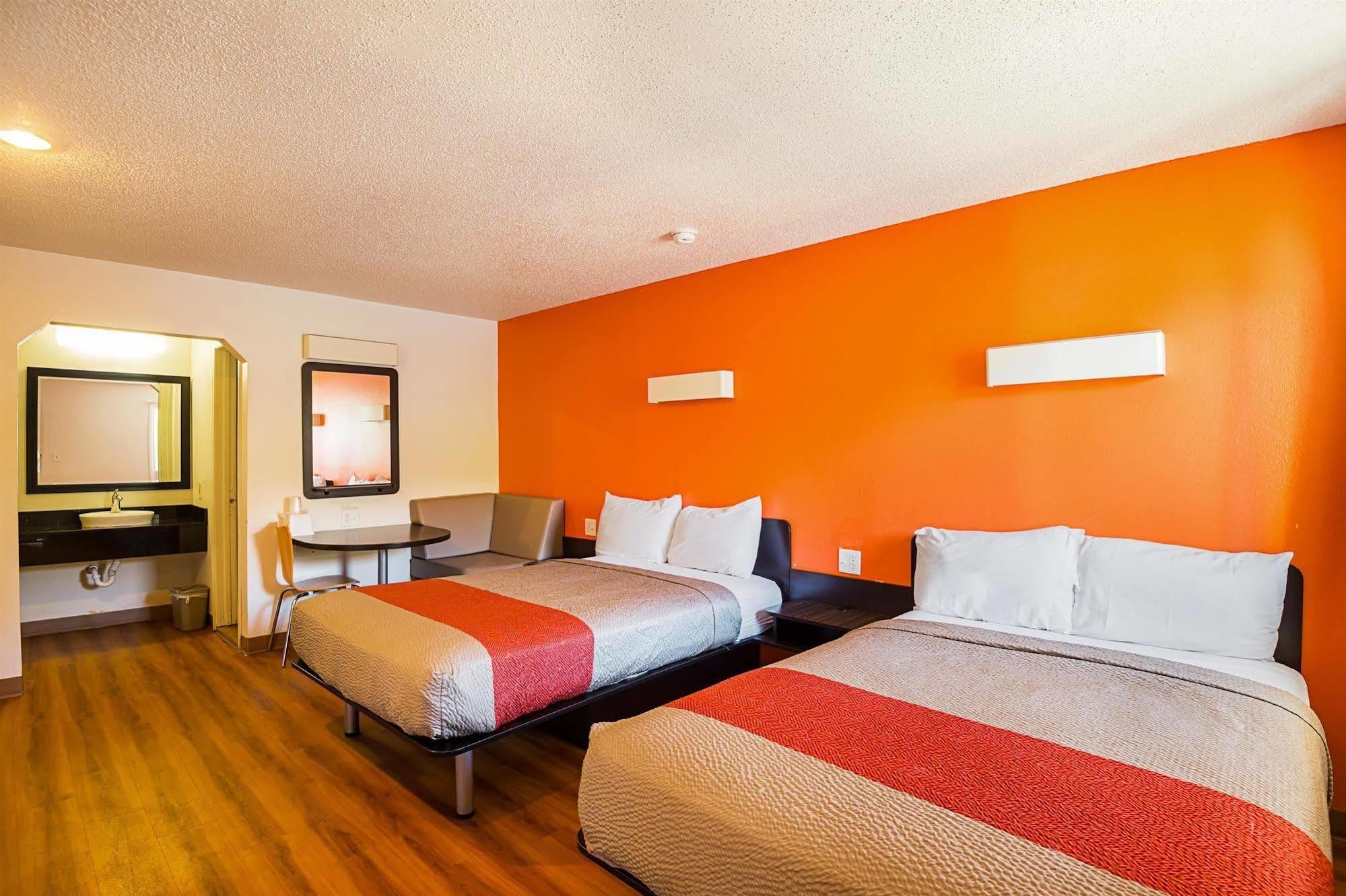 Motel 6-Blue Springs, Mo المظهر الخارجي الصورة