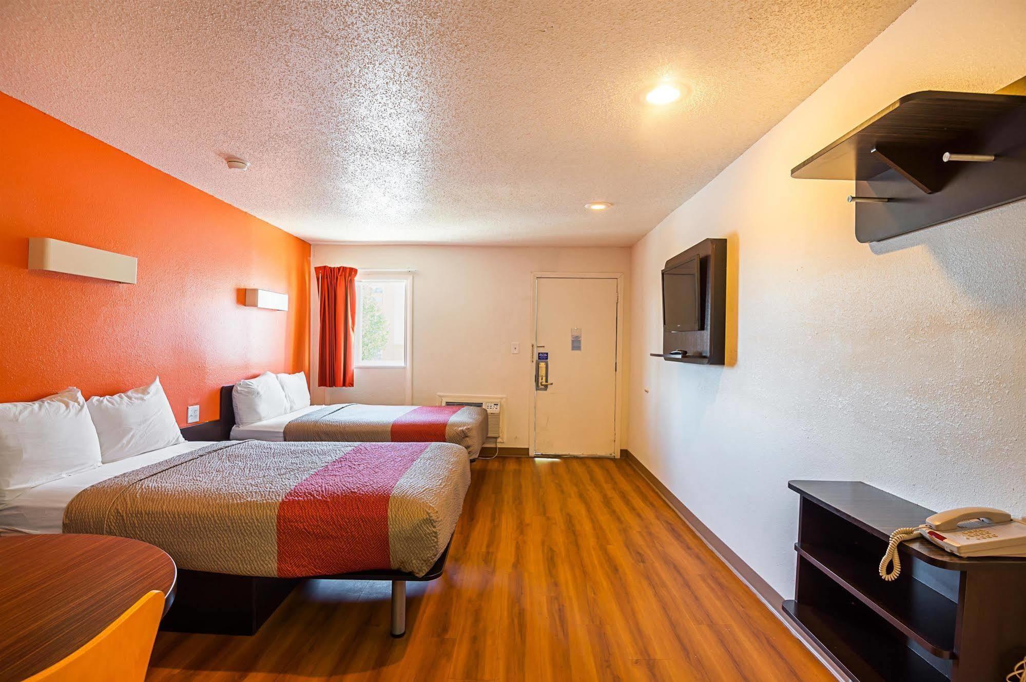 Motel 6-Blue Springs, Mo المظهر الخارجي الصورة